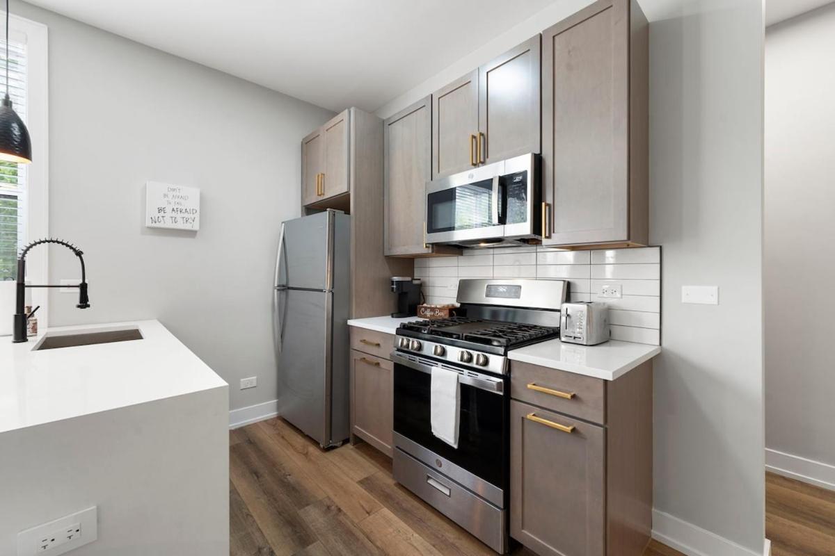 2 Bed & 3 Bath Chicago Condo Exterior photo