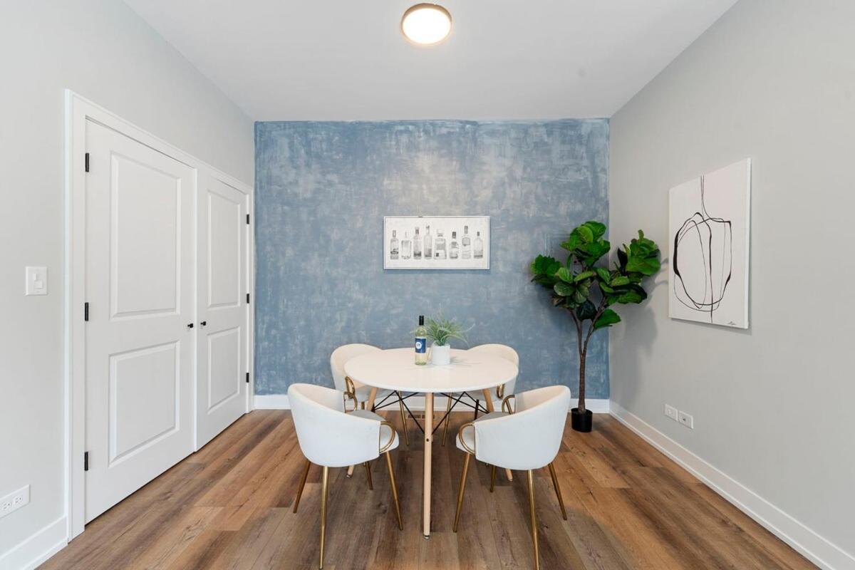 2 Bed & 3 Bath Chicago Condo Exterior photo