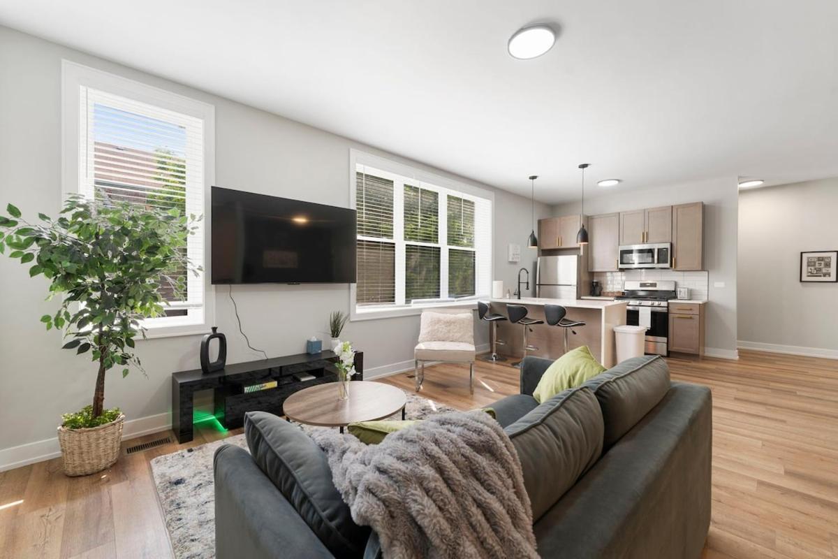 2 Bed & 3 Bath Chicago Condo Exterior photo